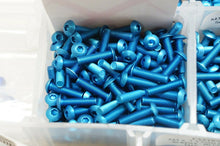 Load image into Gallery viewer, Premium M3 Azul Aluminio Tornillos para Coche RC - 10pc Métrico Cabeza de Botón