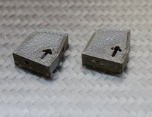 Load image into Gallery viewer, Team Losi Mini-B & Mini-T 2.0 Upgrade HD Servo Mounts + Horn for Savox Micro Servo