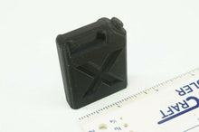 Load image into Gallery viewer, Echelle 1/10 RC Crawler Eau Réservoir, Gaz, Diesel, 5 Gallon Pichet Support
